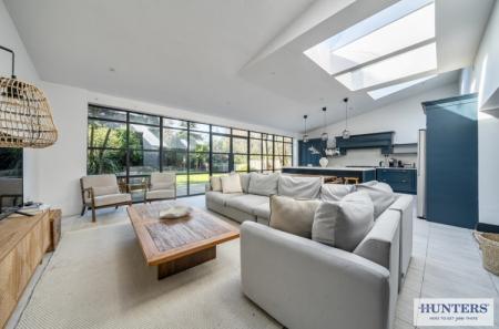7 bedroom Detached house for sale in Elm Road, Sidcup, Kent, DA14