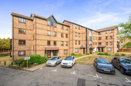 1 bedroom Flat for sale in Chalkstone Close, Welling, Kent, DA16