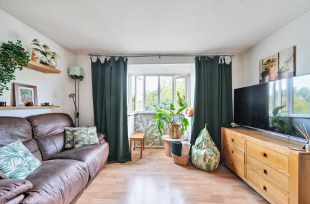 1 bedroom Flat for sale in Chalkstone Close, Welling, Kent, DA16