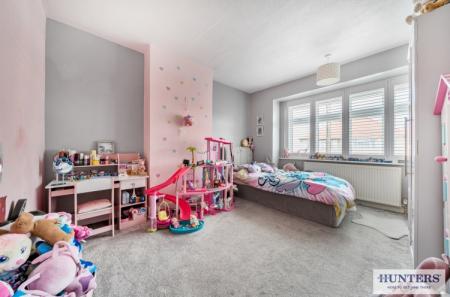 3 bedroom Semi-detached house for sale in Newlyn Road, Welling, Kent, DA16