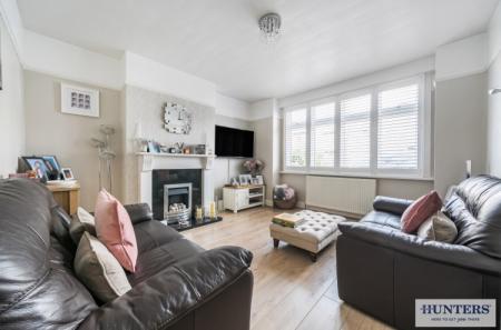 3 bedroom Semi-detached house for sale in Newlyn Road, Welling, Kent, DA16