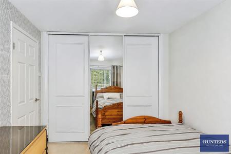 2 bedroom House for sale in Meadow Drive Halifax, HX3 5JX