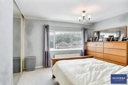 2 bedroom House for sale in Meadow Drive Halifax, HX3 5JX