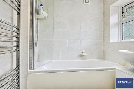 2 bedroom House for sale in Meadow Drive Halifax, HX3 5JX