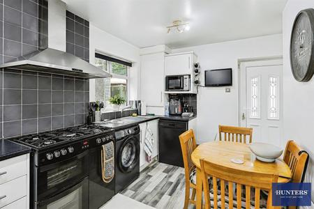 2 bedroom House for sale in Meadow Drive Halifax, HX3 5JX