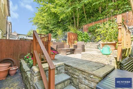 2 bedroom House for sale in Meadow Drive Halifax, HX3 5JX