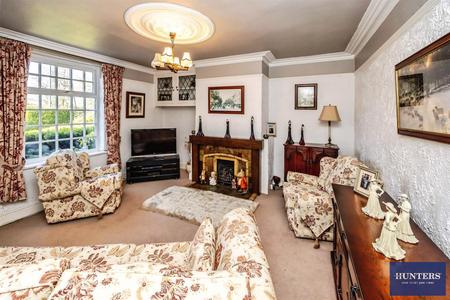 3 bedroom End of terrace house for sale in Ash Tree House, Village Street Norwood Green, Halifax, HX3 8QG