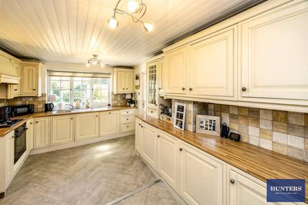 3 bedroom End of terrace house for sale in Ash Tree House, Village Street Norwood Green, Halifax, HX3 8QG