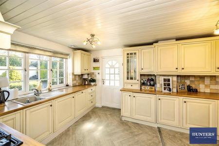 3 bedroom End of terrace house for sale in Ash Tree House, Village Street Norwood Green, Halifax, HX3 8QG