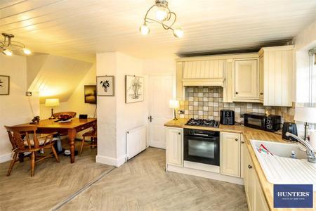 3 bedroom End of terrace house for sale in Ash Tree House, Village Street Norwood Green, Halifax, HX3 8QG