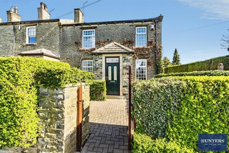 3 bedroom End of terrace house for sale in Ash Tree House, Village Street Norwood Green, Halifax, HX3 8QG