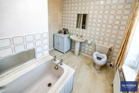 3 bedroom End of terrace house for sale in Ash Tree House, Village Street Norwood Green, Halifax, HX3 8QG
