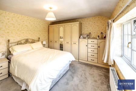 3 bedroom End of terrace house for sale in Ash Tree House, Village Street Norwood Green, Halifax, HX3 8QG