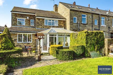 3 bedroom End of terrace house for sale in Ash Tree House, Village Street Norwood Green, Halifax, HX3 8QG