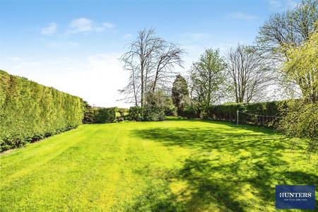 3 bedroom End of terrace house for sale in Ash Tree House, Village Street Norwood Green, Halifax, HX3 8QG