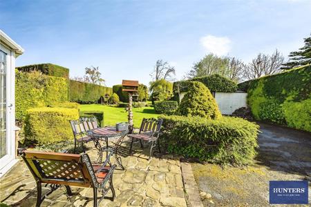 3 bedroom End of terrace house for sale in Ash Tree House, Village Street Norwood Green, Halifax, HX3 8QG