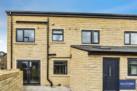 5 bedroom Semi-detached house for sale in Beck Gardens, Spring Hall Mills, Mile Cross Road, Halifax