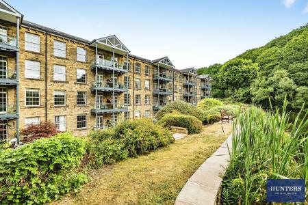 2 bedroom Penthouse for sale in Colne, Barkisland Mill, HX4 0HQ