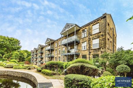 2 bedroom Penthouse for sale in Colne, Barkisland Mill, HX4 0HQ
