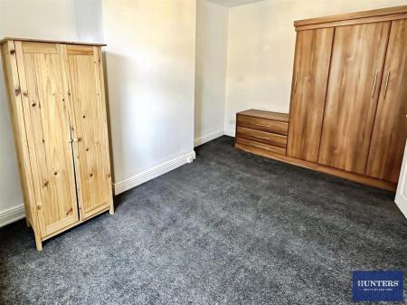 3 bedroom End of terrace house for sale in Diamond Terrace, Halifax, HX1 5RY