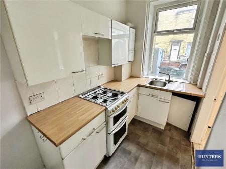 3 bedroom End of terrace house for sale in Diamond Terrace, Halifax, HX1 5RY