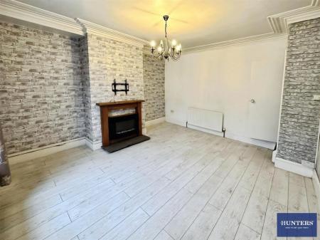 3 bedroom End of terrace house for sale in Diamond Terrace, Halifax, HX1 5RY