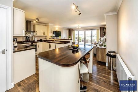 3 bedroom Semi-detached house for sale in Roselee Close Siddal, Halifax, HX3 9BT