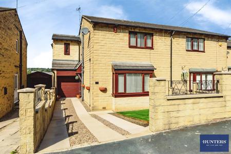 3 bedroom Semi-detached house for sale in Roselee Close Siddal, Halifax, HX3 9BT