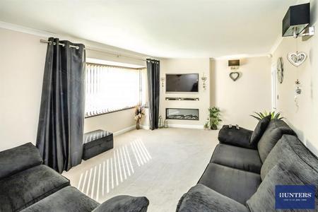 3 bedroom Semi-detached house for sale in Roselee Close Siddal, Halifax, HX3 9BT