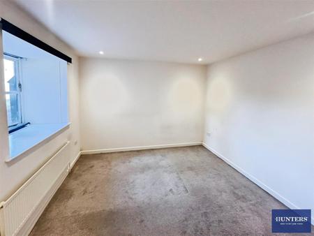 1 bedroom Apartment for sale in Olivia Court, Chester Road Boothtown, Halifax, HX3 6LN