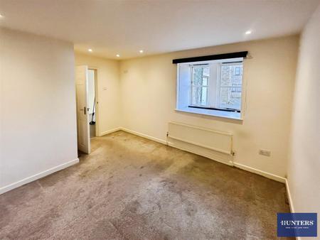1 bedroom Apartment for sale in Olivia Court, Chester Road Boothtown, Halifax, HX3 6LN