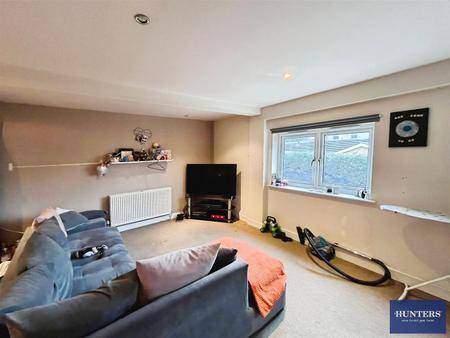 2 bedroom Apartment for sale in Butlers View Boothtown, Halifax, HX3 6PB