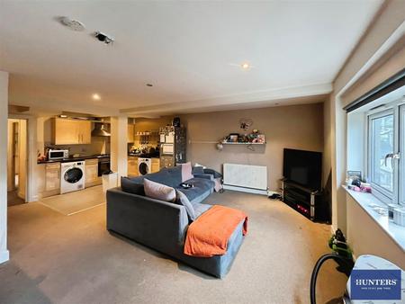 2 bedroom Apartment for sale in Butlers View Boothtown, Halifax, HX3 6PB