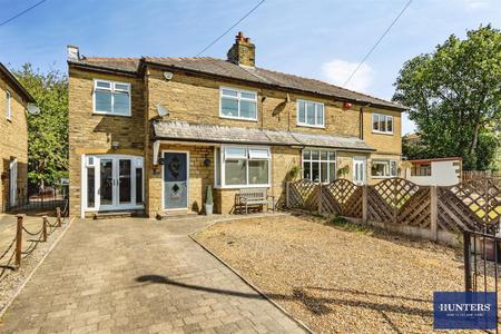 3 bedroom House for sale in Heathy Lane Halifax, HX2 9UN