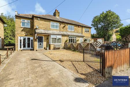 3 bedroom House for sale in Heathy Lane Halifax, HX2 9UN