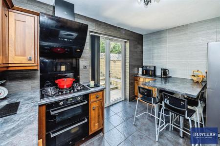 3 bedroom House for sale in Heathy Lane Halifax, HX2 9UN