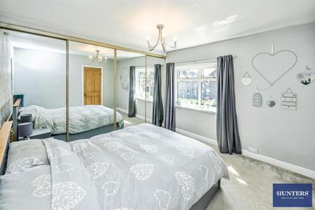 3 bedroom House for sale in Heathy Lane Halifax, HX2 9UN
