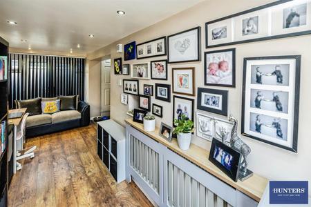 3 bedroom House for sale in Heathy Lane Halifax, HX2 9UN