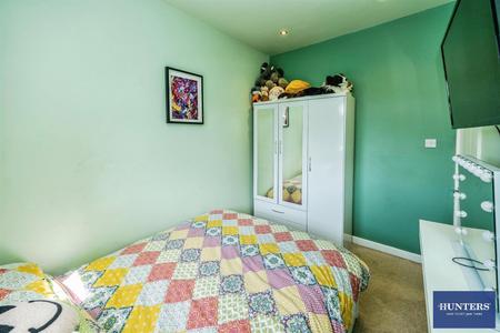 3 bedroom House for sale in Heathy Lane Halifax, HX2 9UN
