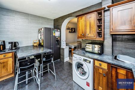 3 bedroom House for sale in Heathy Lane Halifax, HX2 9UN