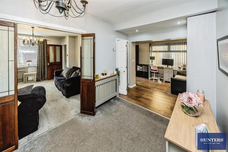 3 bedroom House for sale in Heathy Lane Halifax, HX2 9UN