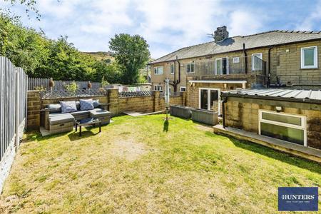 3 bedroom House for sale in Heathy Lane Halifax, HX2 9UN