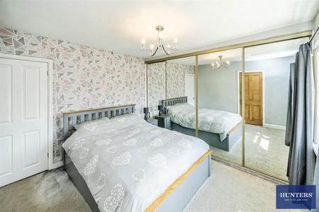 3 bedroom House for sale in Heathy Lane Halifax, HX2 9UN