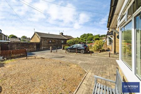 3 bedroom House for sale in Heathy Lane Halifax, HX2 9UN
