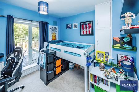 3 bedroom House for sale in Heathy Lane Halifax, HX2 9UN