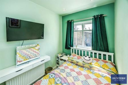 3 bedroom House for sale in Heathy Lane Halifax, HX2 9UN