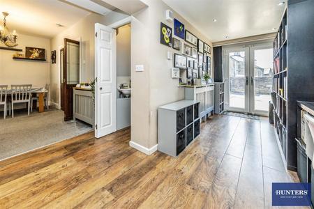 3 bedroom House for sale in Heathy Lane Halifax, HX2 9UN