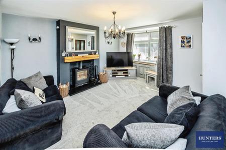 3 bedroom House for sale in Heathy Lane Halifax, HX2 9UN