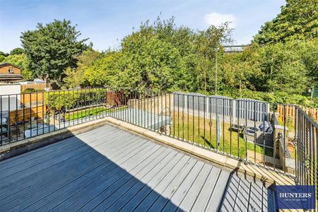 3 bedroom House for sale in Heathy Lane Halifax, HX2 9UN