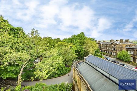 3 bedroom House for sale in North Park, King Cross Street, Halifax, HX1 2HH